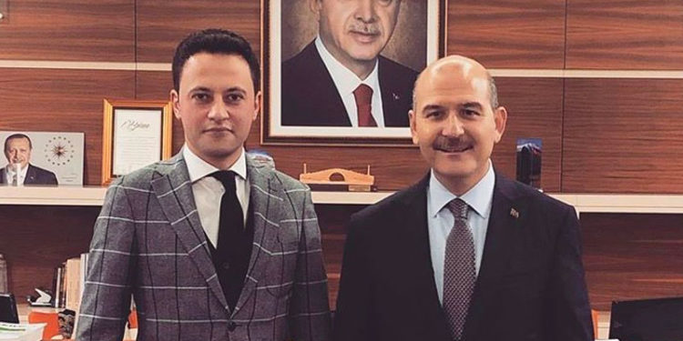 Ağbaba’dan Soylu’ya ‘ağladım’ tepkisi: Keşke pudra çeken insanlarla resim verirken ağlasaydın