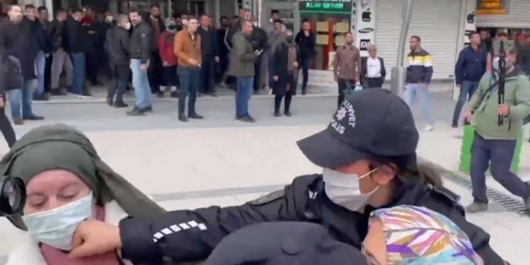 Ağrı ve Van'da HDP'lilere polis müdahalesi: Çok sayıda kişi gözaltına alındı