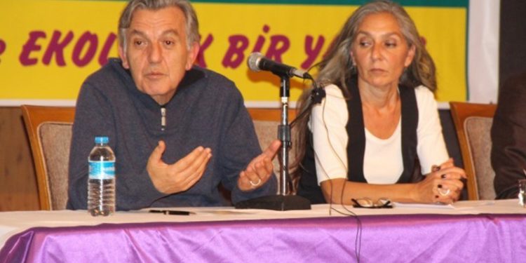 Ağırdır: Partiler bir araya gelip ortak demokrasiyi inşa etmeli