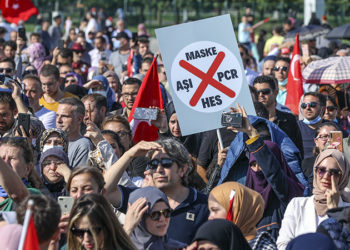 Aşı karşıtları parti kurdu: Dayatmasız Yaşam Partisi