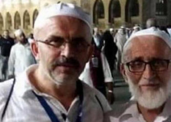 Aşı yaptırmayan okul müdürü ve babası, 5 gün arayla Koronavirüs nedeniyle hayatını kaybetti