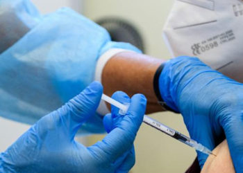 Aşı zorunluluğu tartışması Almanya'yı böldü