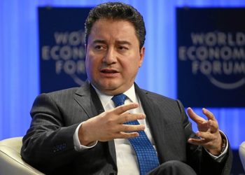 Babacan: Ekonomiyi MGK'da ele almak gidişatın bir güvenlik sorunu haline gelebileceğinin itirafıdır