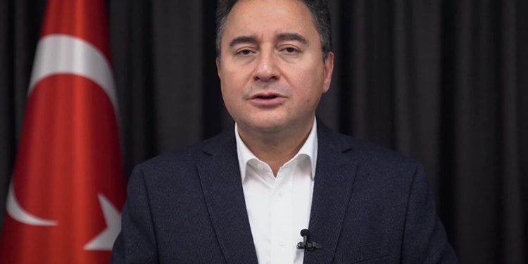 Babacan: İnsanlar dolar 10 lira olunca ekmeğin 2 buçuk lira olacağını biliyor