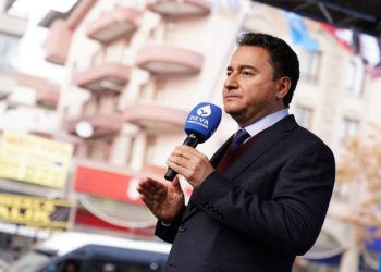 Babacan’dan Erdoğan’a: ‘Yoksulluğa kılıf uyduruyor, yoksullaşmanın lobisi Beştepe’dedir’