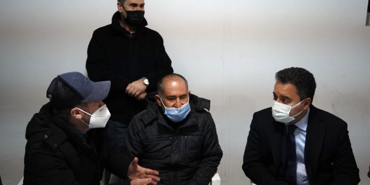 Babacan’dan samuray kılıcıyla öldürülen mimar Başak Cengiz’in ailesine taziye ziyareti