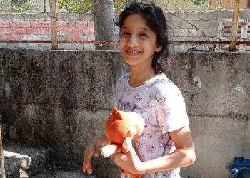 Babası KHK’lı diye otizmli Rüveyda’ya ‘engelli’ maaşı bağlanmıyor