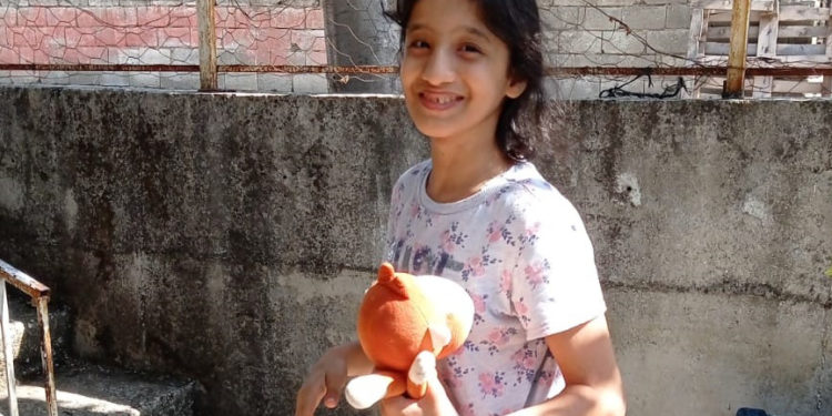 Babası KHK’lı diye otizmli Rüveyda’ya ‘engelli’ maaşı bağlanmıyor