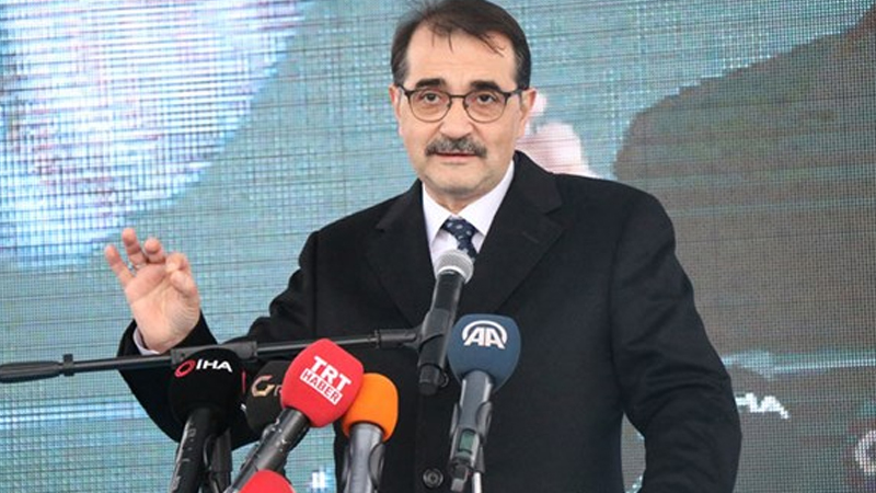 Bakan Dönmez: Karadeniz'deki keşfimiz dışında bu yıl kara alanlarında yaklaşık 60 milyon varil petrol eşdeğeri rezerv ülkemize kazandırılmıştır