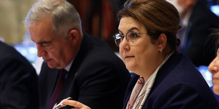 Bakan Derya Yanık: Biz kadınlara iş edindiren değil, kadınların iş gücüne katılmasındaki farkındalığını, bunun politikasını üreten bakanlığız