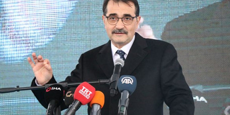 Bakan Dönmez: Karadeniz'deki keşfimiz dışında bu yıl kara alanlarında yaklaşık 60 milyon varil petrol eşdeğeri rezerv ülkemize kazandırılmıştır