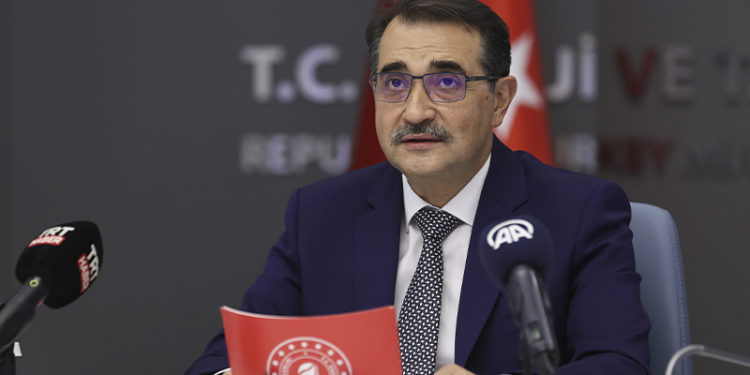 Bakan Dönmez'den doğalgaz açıklaması: Maksimum üretim seviyesine çıktığımızda ülkemizin ihtiyacının yaklaşık 3’te 1’ini Karadeniz sahasında sağlayacağız