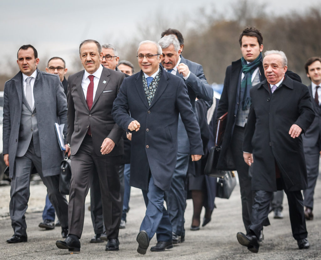 Bakan Elvan: İhracatı desteklemek için yüksek döviz kuru hedeflendiği yorumları doğru değil