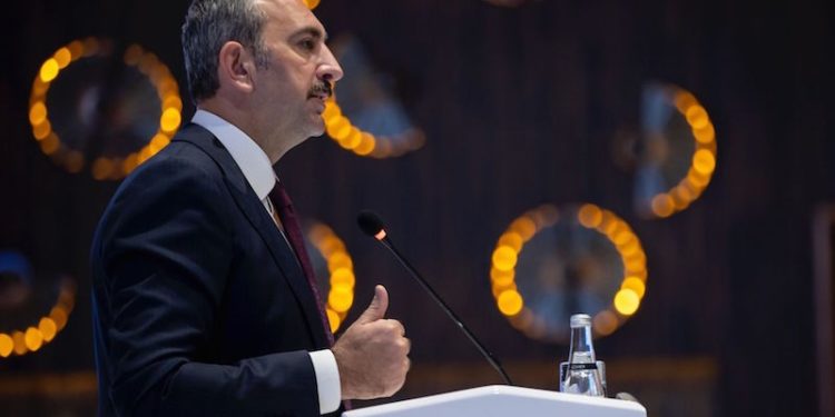 Bakan Gül: Ötekileştiren devlet hukuk devleti olamaz