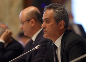 Bakan Özer: En düşük öğretmen maaşı 5 bin 97 TL