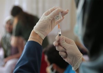 'Bakanlık yükü sağlık personeline bırakıyor'