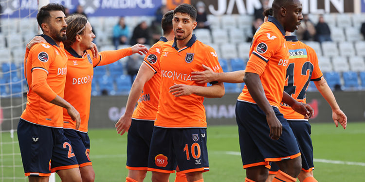 Başakşehir, Emre Belözoğlu yönetiminde seriyi 5 maça çıkardı