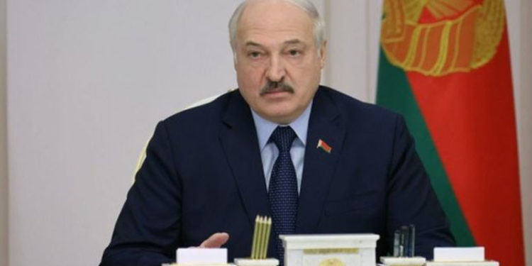 Belarus lideri Lukaşenko: Göçmenleri geri dönmeye ikna etmeye çalışıyoruz ama kimse gitmek istemiyor