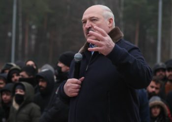 Belarus lideri Lukaşenko'dan Polonya sınırdaki göçmenlere: Batı'ya gitmek istiyorsanız, sizi tutmayız