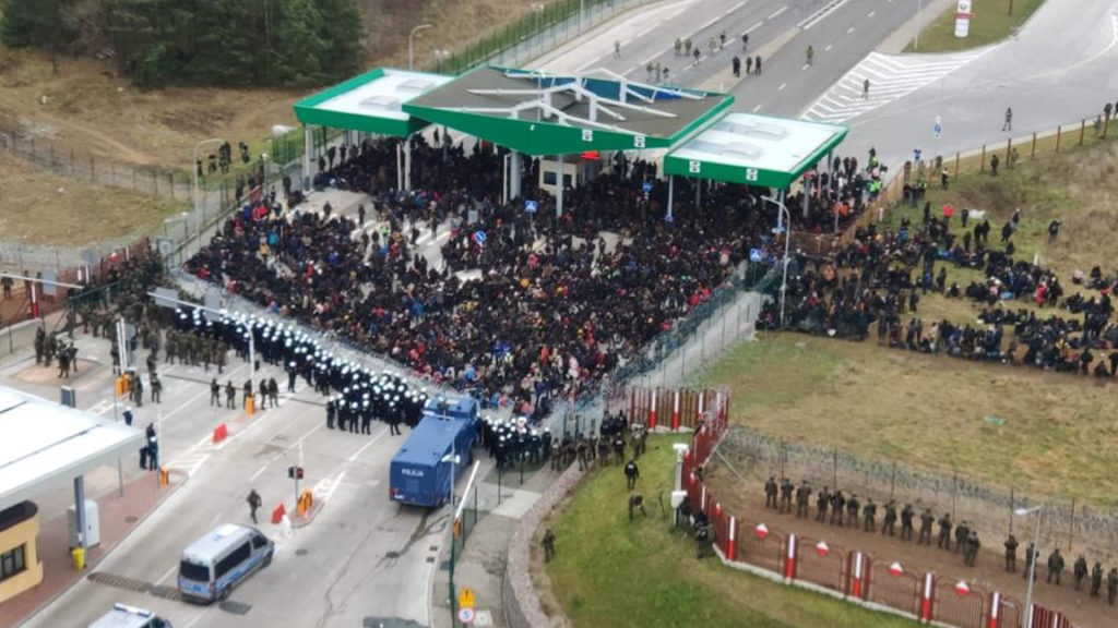 Belarus'ta 3 bin 500 göçmen Polonya sınırında toplandı