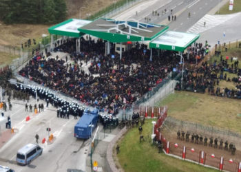 Belarus'ta 3 bin 500 göçmen Polonya sınırında toplandı