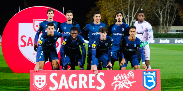 Belenenses, Benfica maçına 9 kişiyle çıktı; ilk dakikadan kendi kalelerine gol attılar