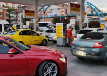 Benzin ve motorin fiyatı 10 liranın üzerine çıkıyor