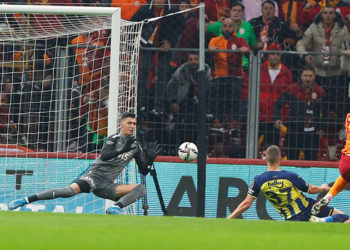 Berke Özer: Ben 21 senedir her Fenerbahçe maçını izlediğimde o kaleyi koruyordum aslında