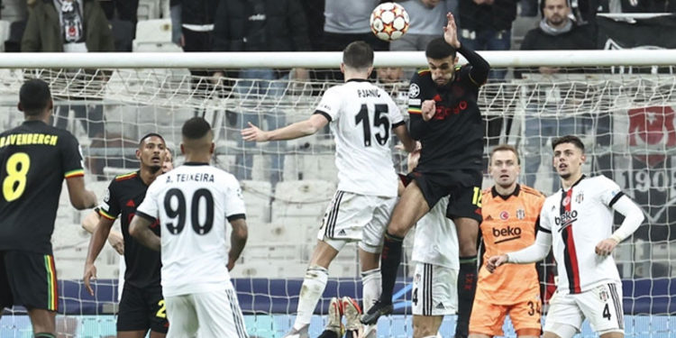 Beşiktaş, Ajax'a mağlup oldu
