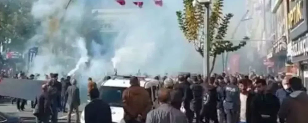 Bingöl’de Akşener’e tepkiye polisten gaz bombalı saldırı