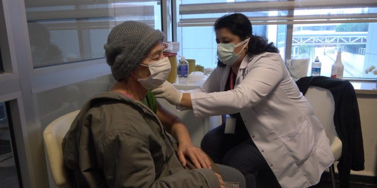 Biontech aşısında 3. doz başladı