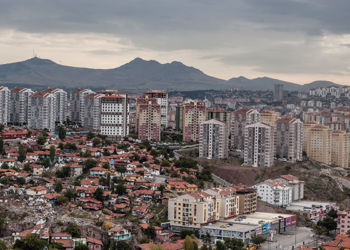 Bloomberg: Faiz indirimleri ihracatçılar ve inşaatçıları daha zengin, yoksulları daha yoksul yapıyor