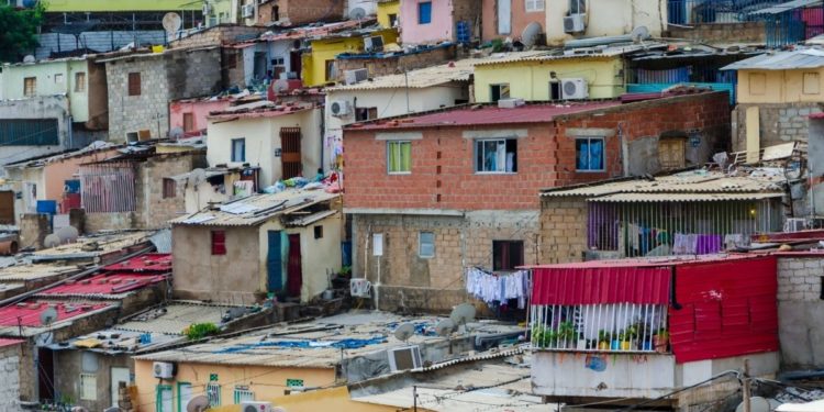 Bloomberg: Gelir adaletsizliği artıyor, yoksullar artık daha yoksul