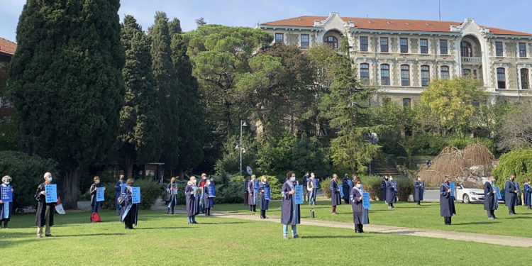 Boğaziçi’nde direnişin 303’üncü günü: ‘Kabul etmiyoruz, vazgeçmiyoruz’