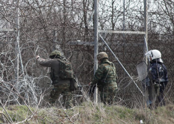 Bulgaristan göçmenleri engellemek için Türkiye sınırına asker gönderdi
