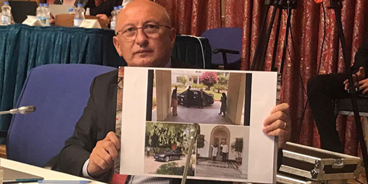 CHP'li Çakırözer "büyükelçi" görüntülerini paylaştı: Kurtlar Vadisi müziğiyle elçiliğe giriş yapan, çalışanlarına selam durduranlar var