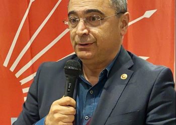 CHP’li Turan Aydoğan KHK’lı buluşmasında konuştu: ‘Zulmün olduğu yerde tarafsızlık namussuzluktur’