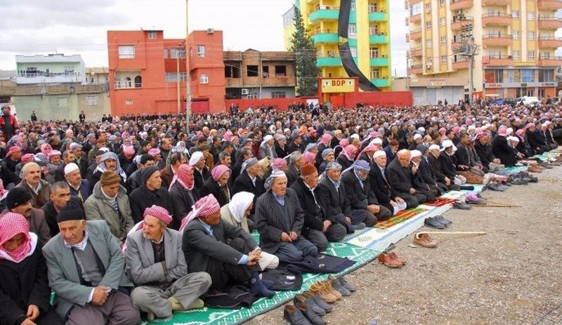 Cami dışında kılınan namaz suç sayıldı