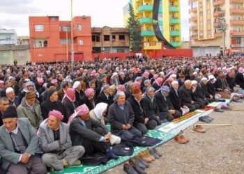 Cami dışında kılınan namaz suç sayıldı
