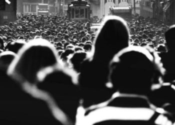 Can Selçuki: Türkiye'de gençler apolitik değil, siyasete inancını yitirmiş durumda