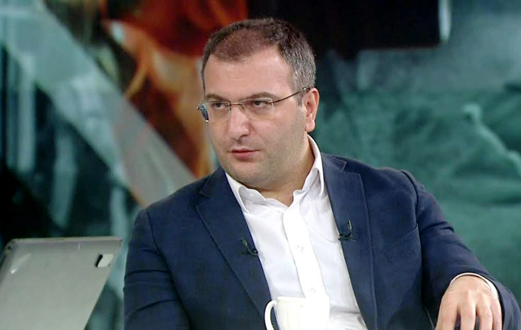 Cem Küçük: Ankara’da birileri ‘Erdoğan gidici, bari tavır alayım’ derdinde