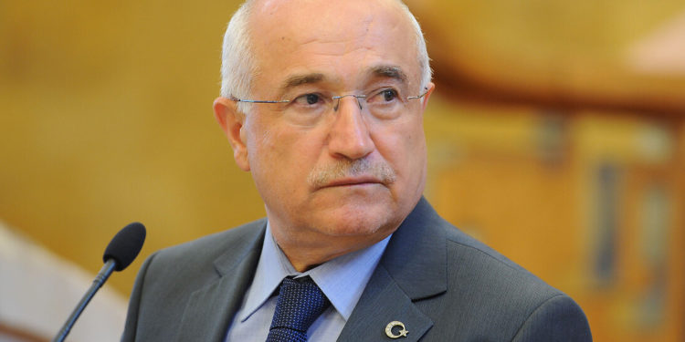 Cemil Çiçek: 50+1 ciddi problem çıkarıyor, gelecekte de çıkaracak