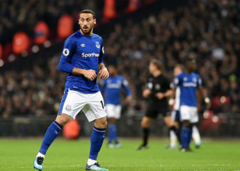 Cenk Tosun, 7 ay sonra sahalara dönüyor