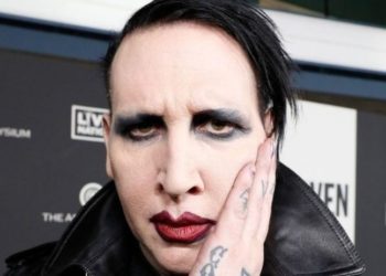 Cinsel saldırı suçuyla yargılanan Marilyn Manson'ın evine polis baskını