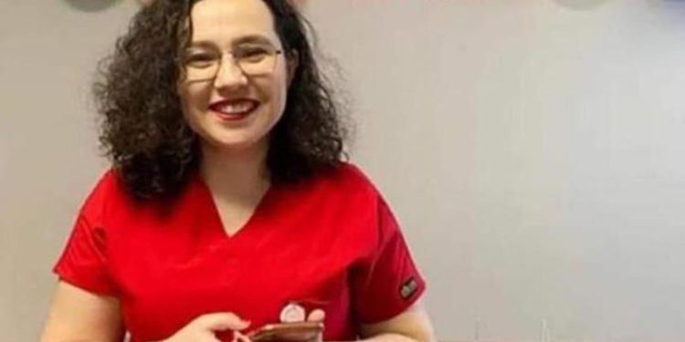 Covid-19 aşısı yaptırmayan Işıl hemşire yaşamını yitirdi