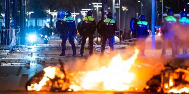 Covid-19 isyanı neden Avrupa'da ortaya çıktı, eylemciler neye karşı çıkıyor?