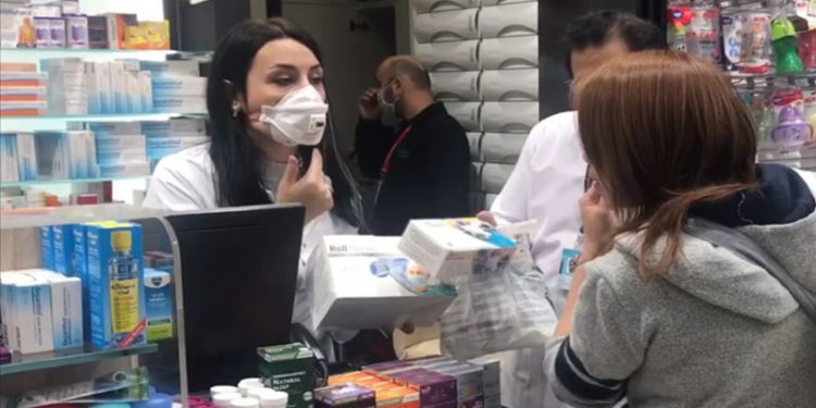 Covid-19 salgınında 67 eczacı ve 23 eczane çalışanı hayatını kaybetti