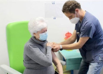 Covid: İtalya’da 3. doz aşı için bekleme süresi 5 aya indirildi