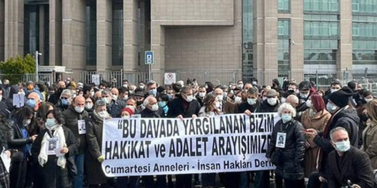 Cumartesi Anneleri yargılanıyor: Avukatların tamamı salonu terk etti