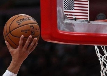 Curry rekor kırdı, Warriors kazandı